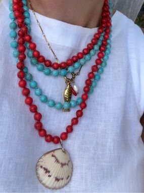 Red Beaded Necklace with Shell Pendant